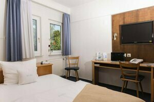 Гостиница Hotel Adler в Вайнштадте