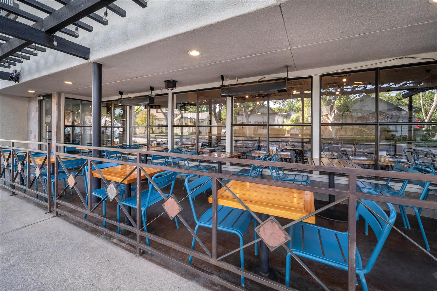 Фото Best Western Plus Palm Court Hotel