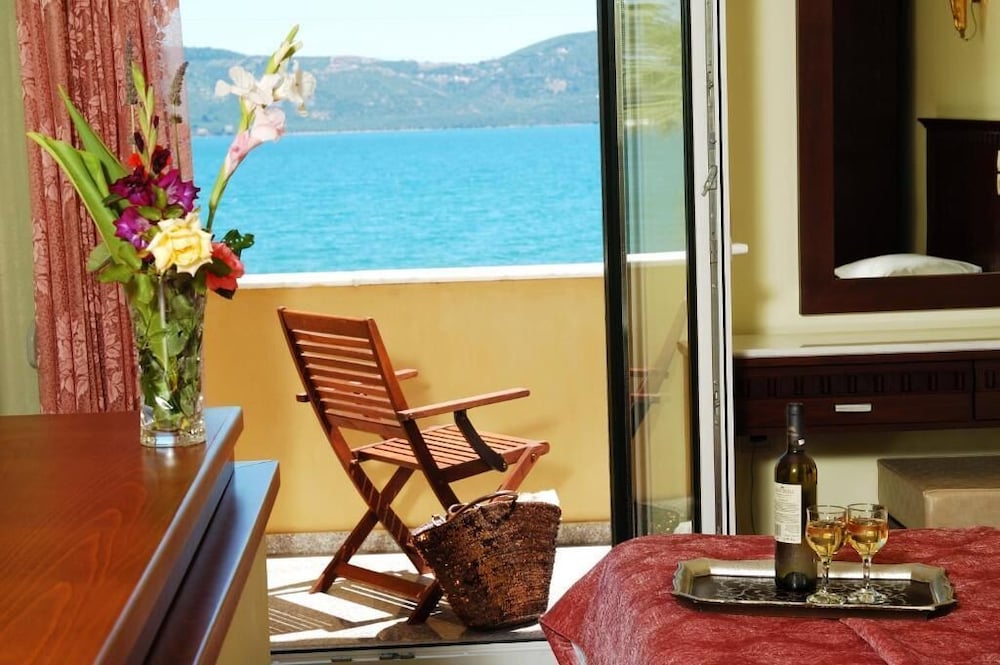 Фото Ariadnes Holiday Accommodation II