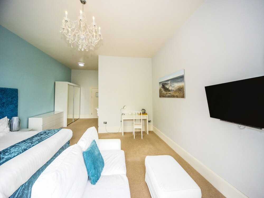 Фото Crofton House Hotel