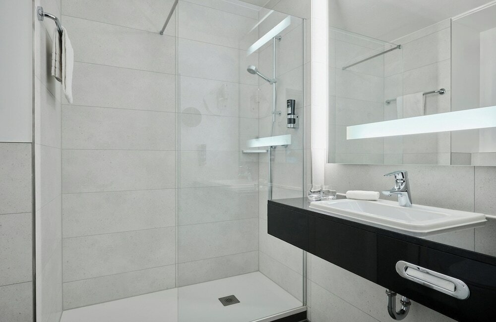 Фото Leonardo Hotel Munich Arabellapark