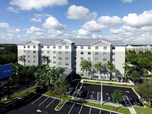 Гостиница Four Points by Sheraton Fort Lauderdale Airport - Dania Beach в Дания Бич