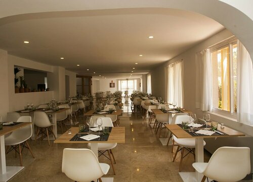 Внешний вид отеля Hotel Tora в Кальвии, фото 4