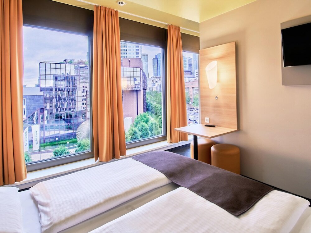 Фото B&b Hotel Frankfurt-Hbf