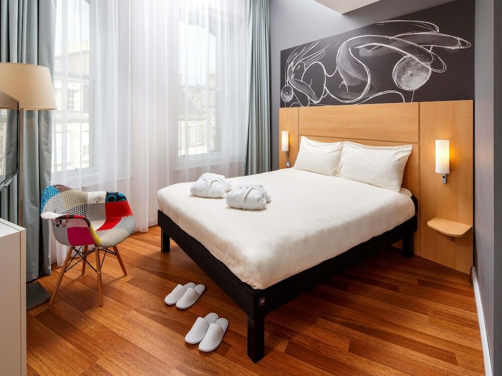 Фото ibis Edinburgh Centre South Bridge  Royal Mile