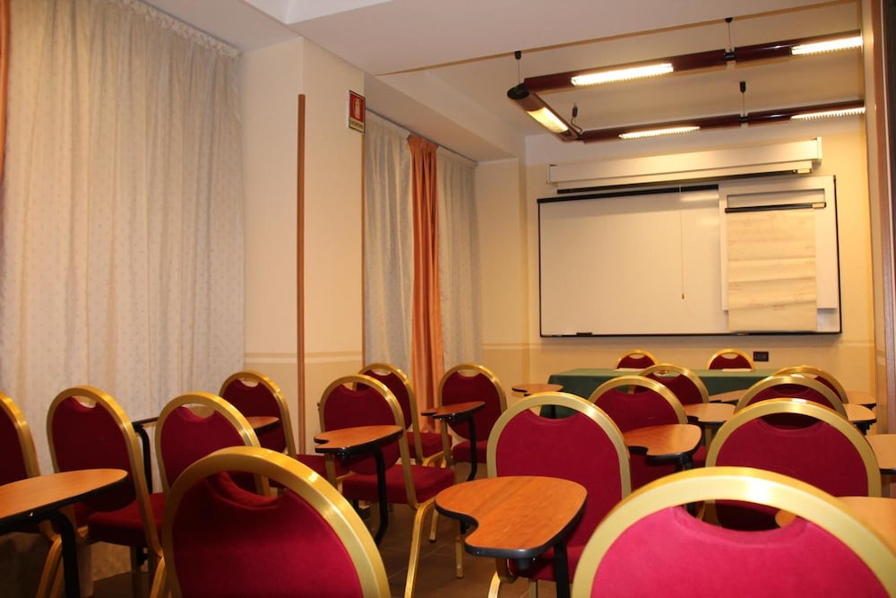 Фото Hotel Sant Ambroeus