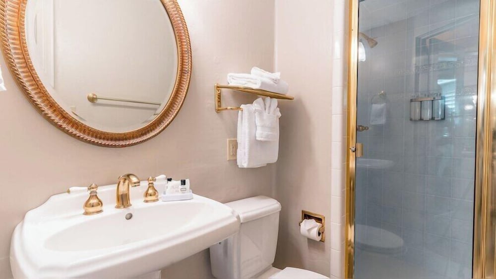 Фото Normandy Inn