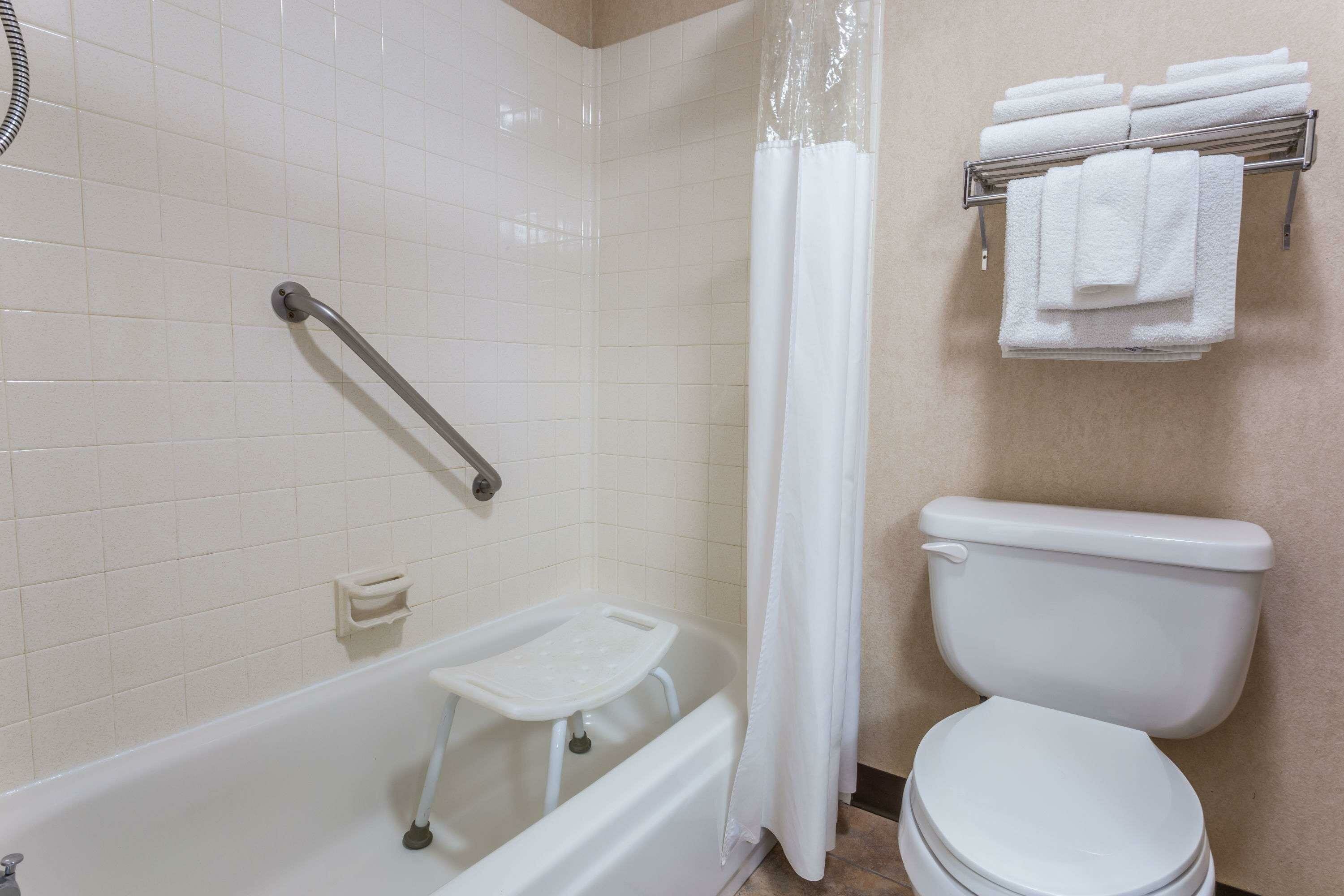 Фото Travelodge by Wyndham Pioneer Villa