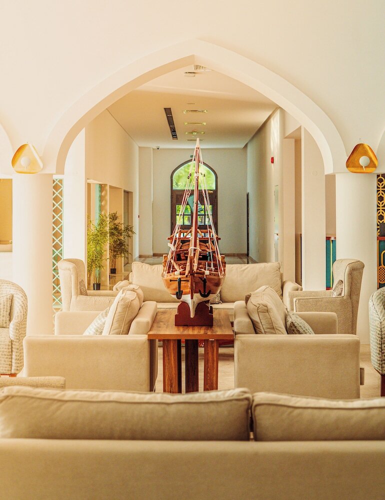 Фото Capital O133 Al Sawadi Beach Resort & SPA