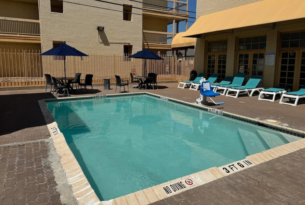 Фото Days Inn by Wyndham Georgetown