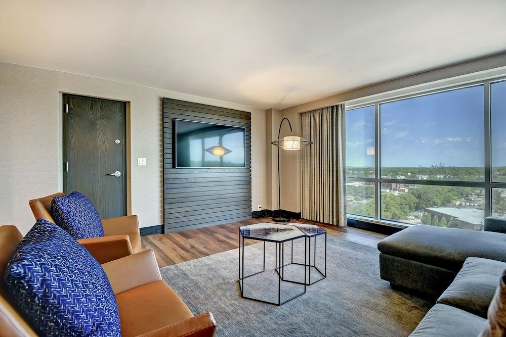 Фото Marriott Tulsa Hotel Southern Hills