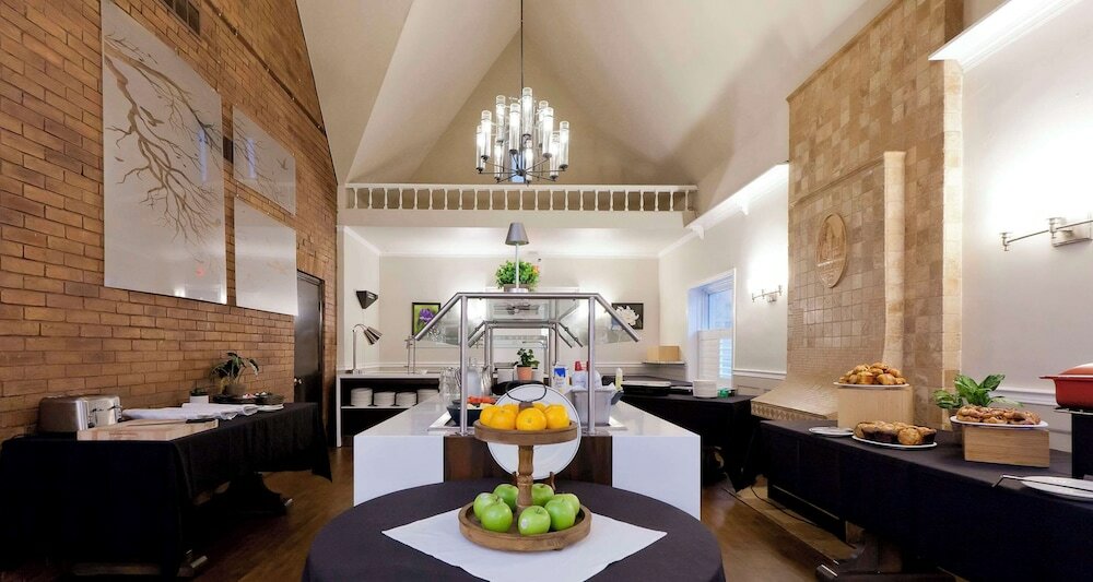 Фото Elm Hurst Inn & SPA