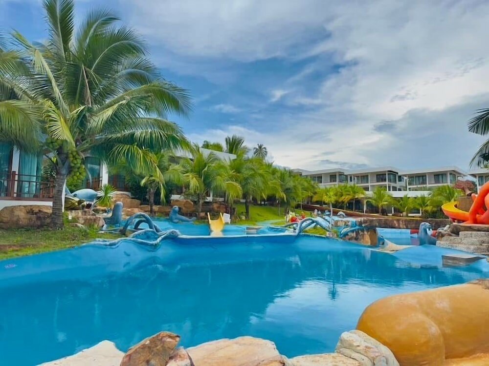 Фото Phi Phi Mountain Beach Resort