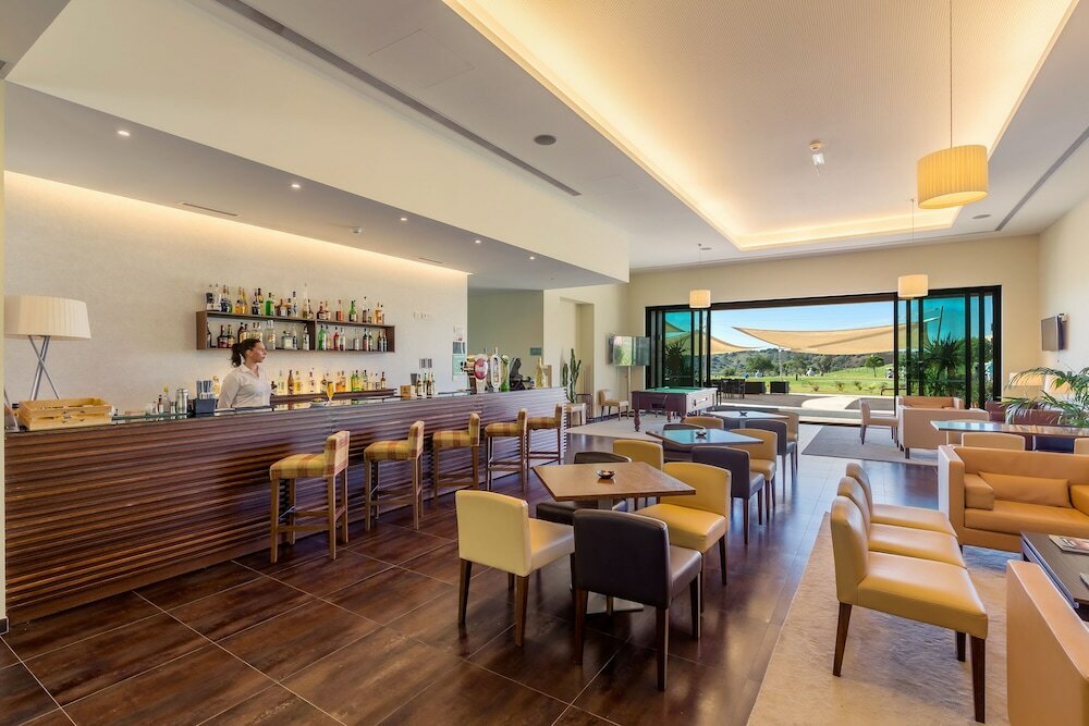 Фото Nau Morgado Golf & Country Club