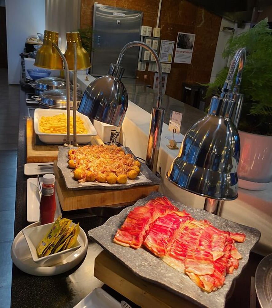 Фото Haeundae Seacloud Hotel Residence