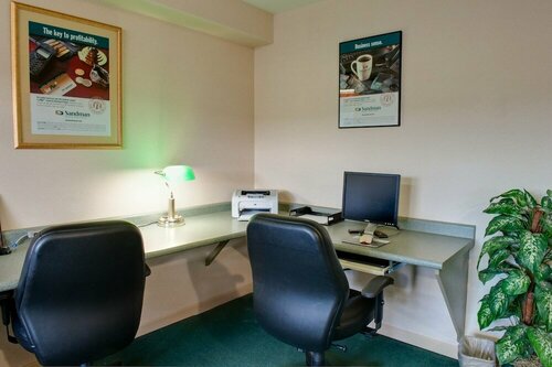 Гостиница Sandman Hotel Quesne в Квенеле