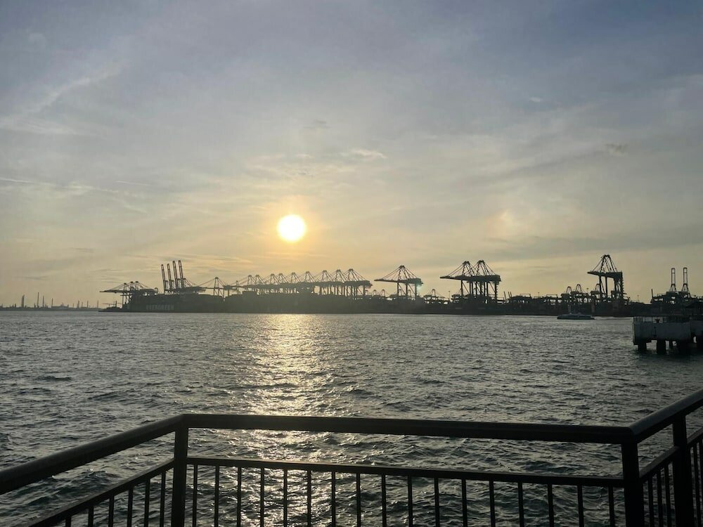 Фото Cooliv Waterfront