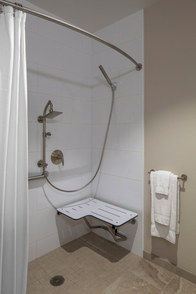 Фото Art House Hotel and Suites