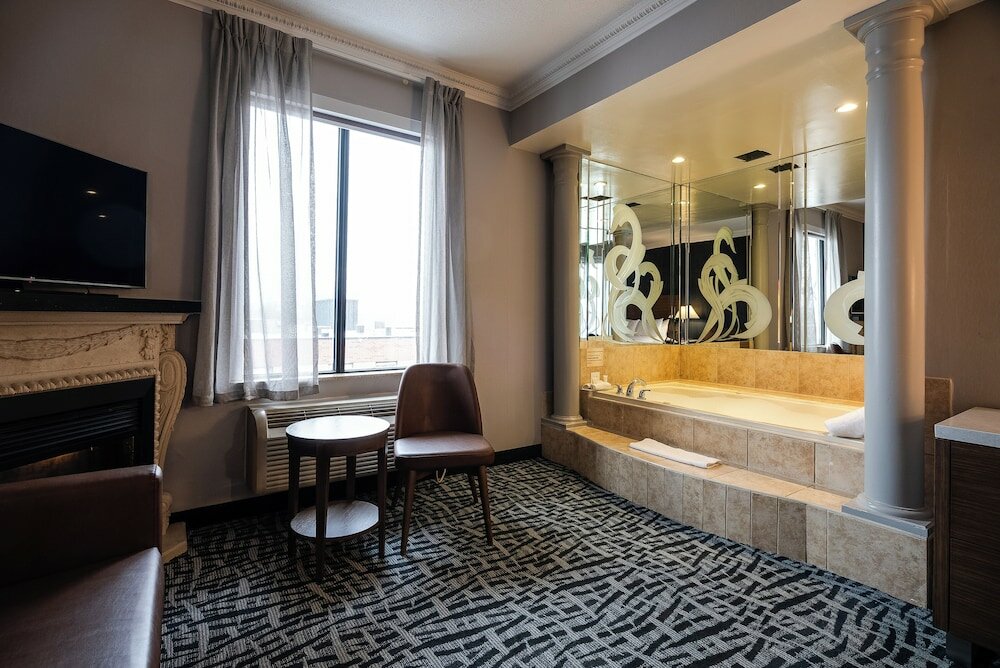 Фото Monte Carlo Inn Toronto West Suites