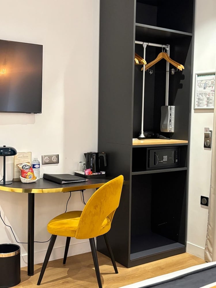 Фото Hotel Star Champs Elysées