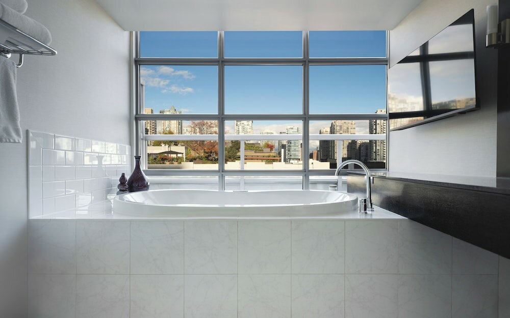 Фото Opus Vancouver