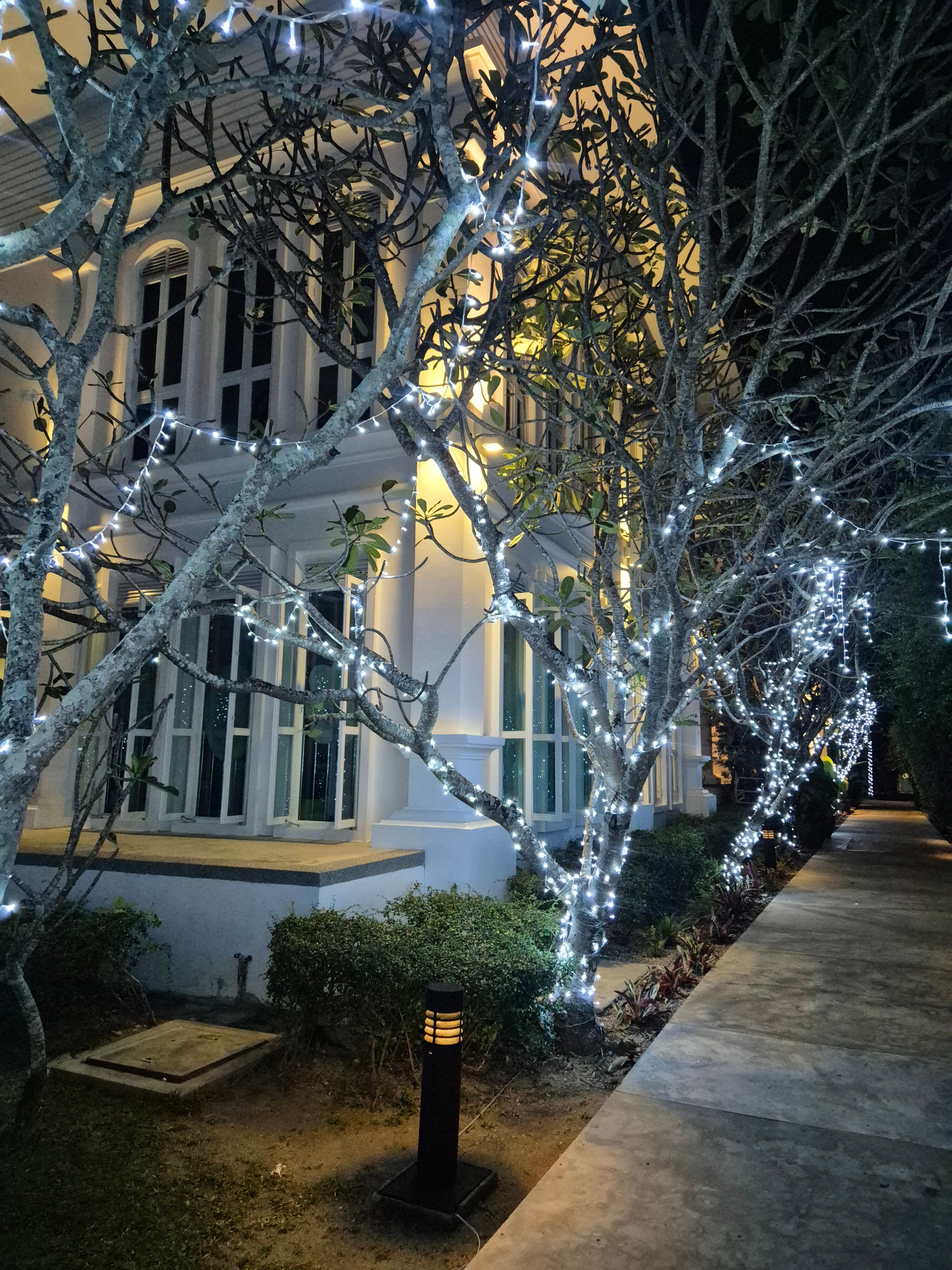 Фото The Old Phuket Karon Beach Resort