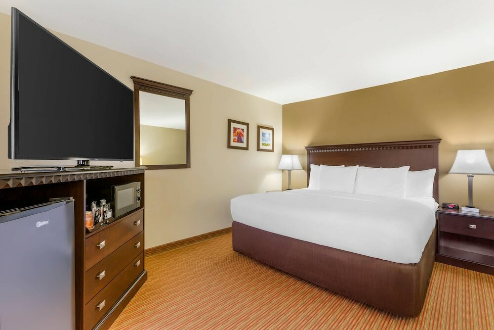 Фото Comfort Inn West