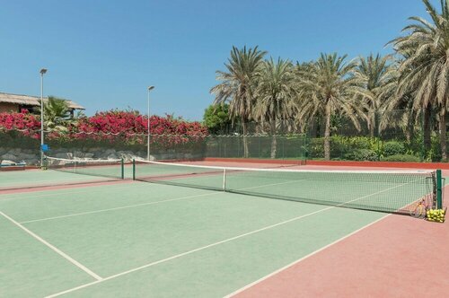 Гостиница Coral Beach Resort Sharjah в Аджмане