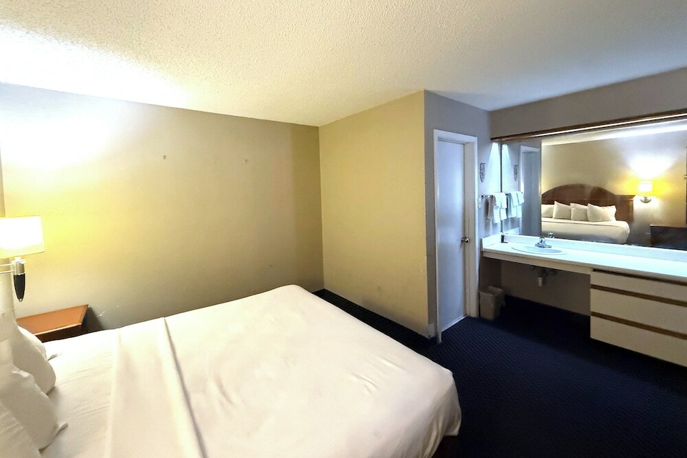 Фото Homegate Studios & Suites San Antonio Fiesta Park