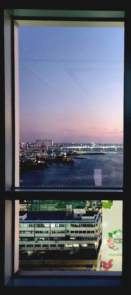 Фото The Bayment Residence