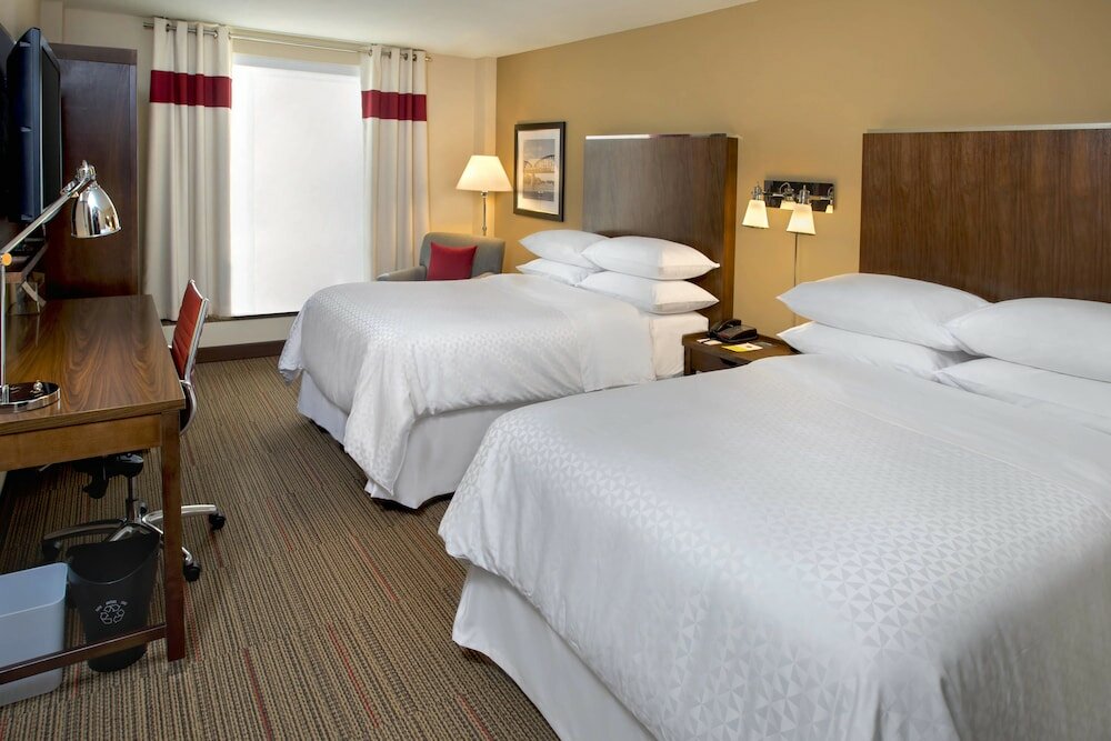 Фото Four Points by Sheraton Charleston