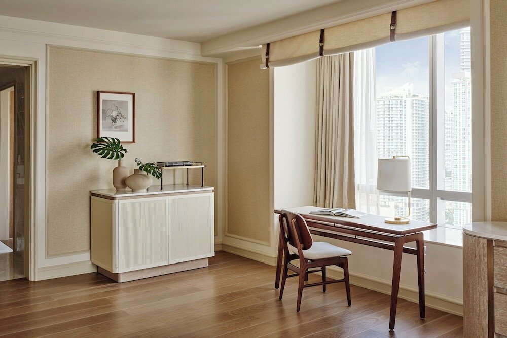 Фото Four Seasons Hotel Miami