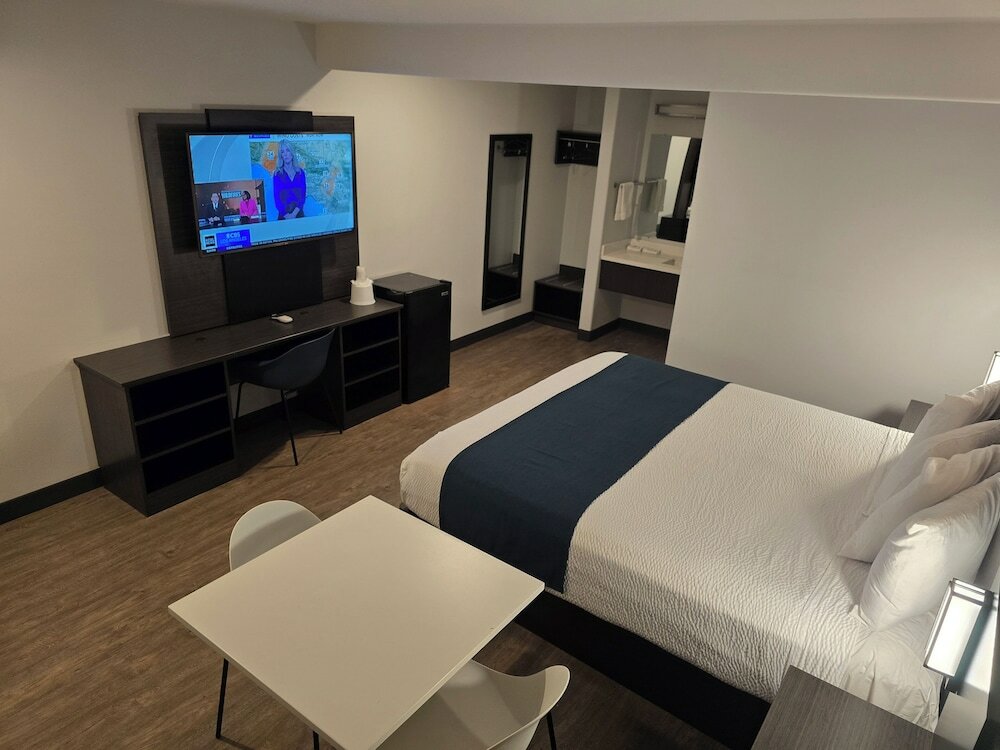 Фото Americas Best Value Inn Los Angeles at S Alvarado St