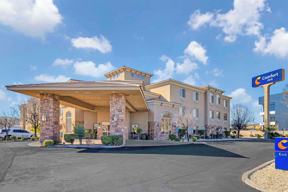 Фото Comfort Inn at Convention Center