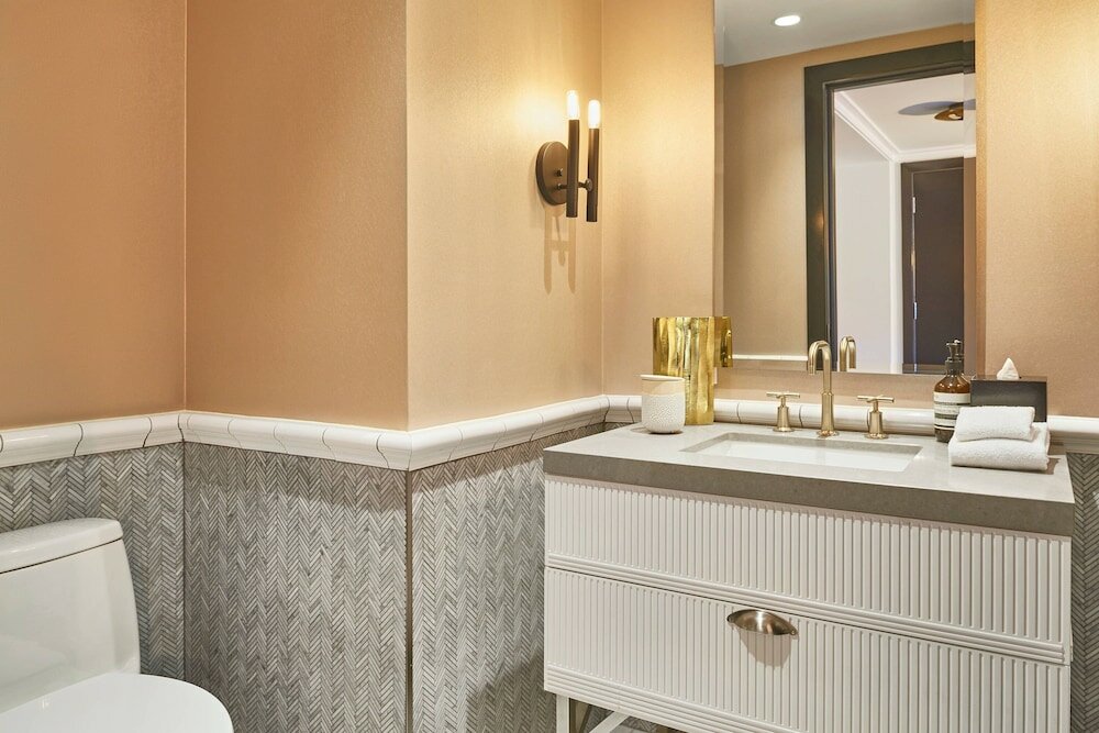 Фото The Douglas Autograph Collection