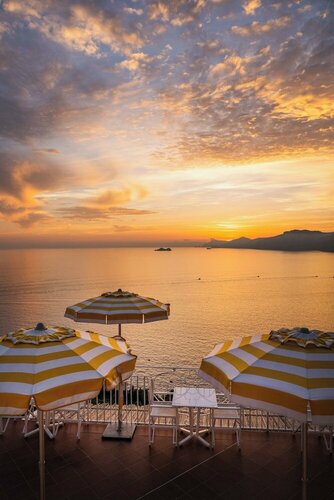 Внешний вид отеля Hotel Tramonto d'Oro в Прайано, фото 2