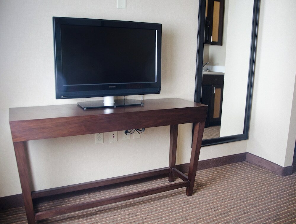 Фото Holiday Inn Express Hotel & Suites Watertown-Thousand Island, an Ihg Hotel