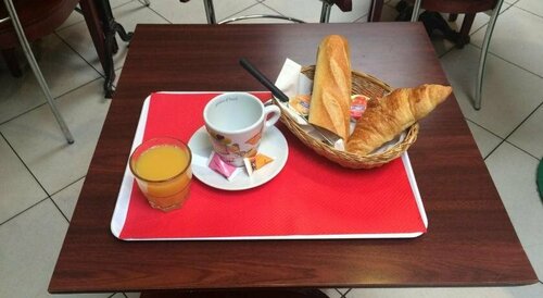 Гостиница Le Derby Hôtel - Tabac - Bar - Pmu в Кемпере