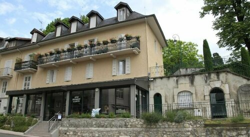 Гостиница Hôtel de la Grotte в Шамбери