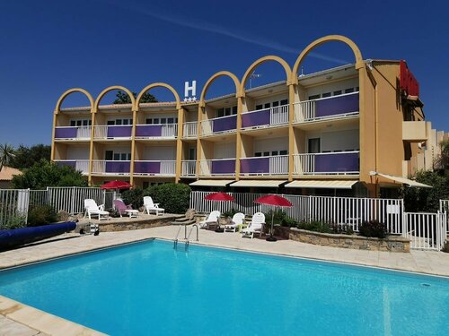 Внешний вид отеля Hotel Albizzia в Вальрас-Плаже, фото 1