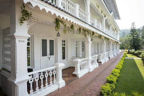 Гостиница Stone Wood River Front в Гоа