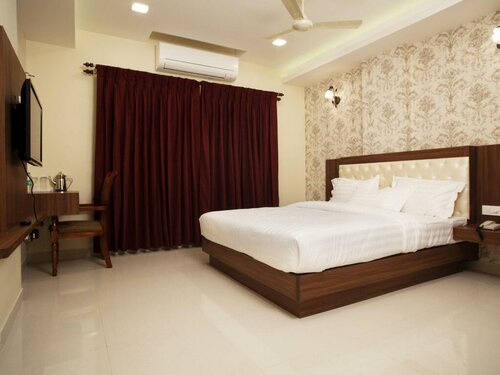 Внешний вид отеля Hotel Mahalakshmi Residency в Коллуре, фото 2