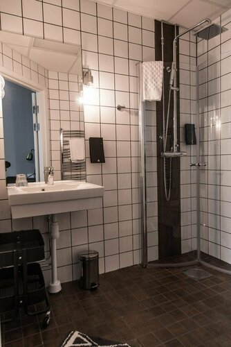 Гостиница Livin Station Hotel & Café в Эребру