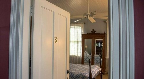 Гостиница Flowertown Bed & Breakfast в Саммервилле