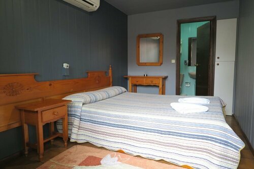 Гостиница Bungalows Camping Alpha Madrid в Хетафе