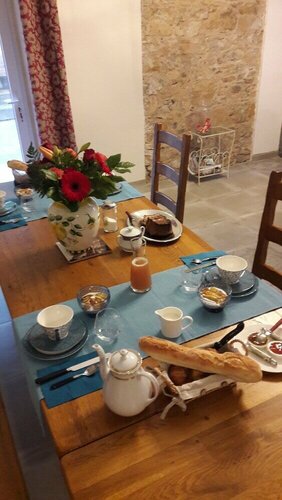 Гостиница La Maison Grenadine Chambres d'hôtes в Нарбонне