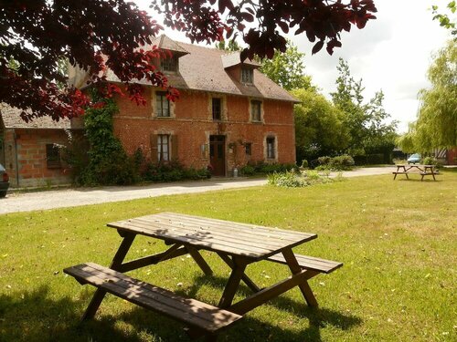 Гостиница La Ferme Des Vignes в Кане