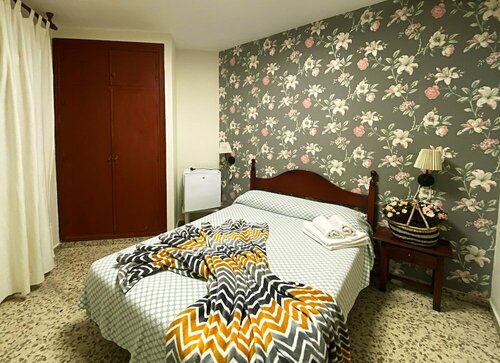 Гостевой дом Hostal Azahara Nerja в Нерха