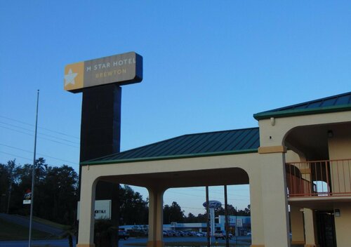 Гостиница Days Inn & Suites by Wyndham Brewton в Брютоне