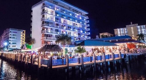 Гостиница Sands Harbor Resort and Marina в Помпано Бич